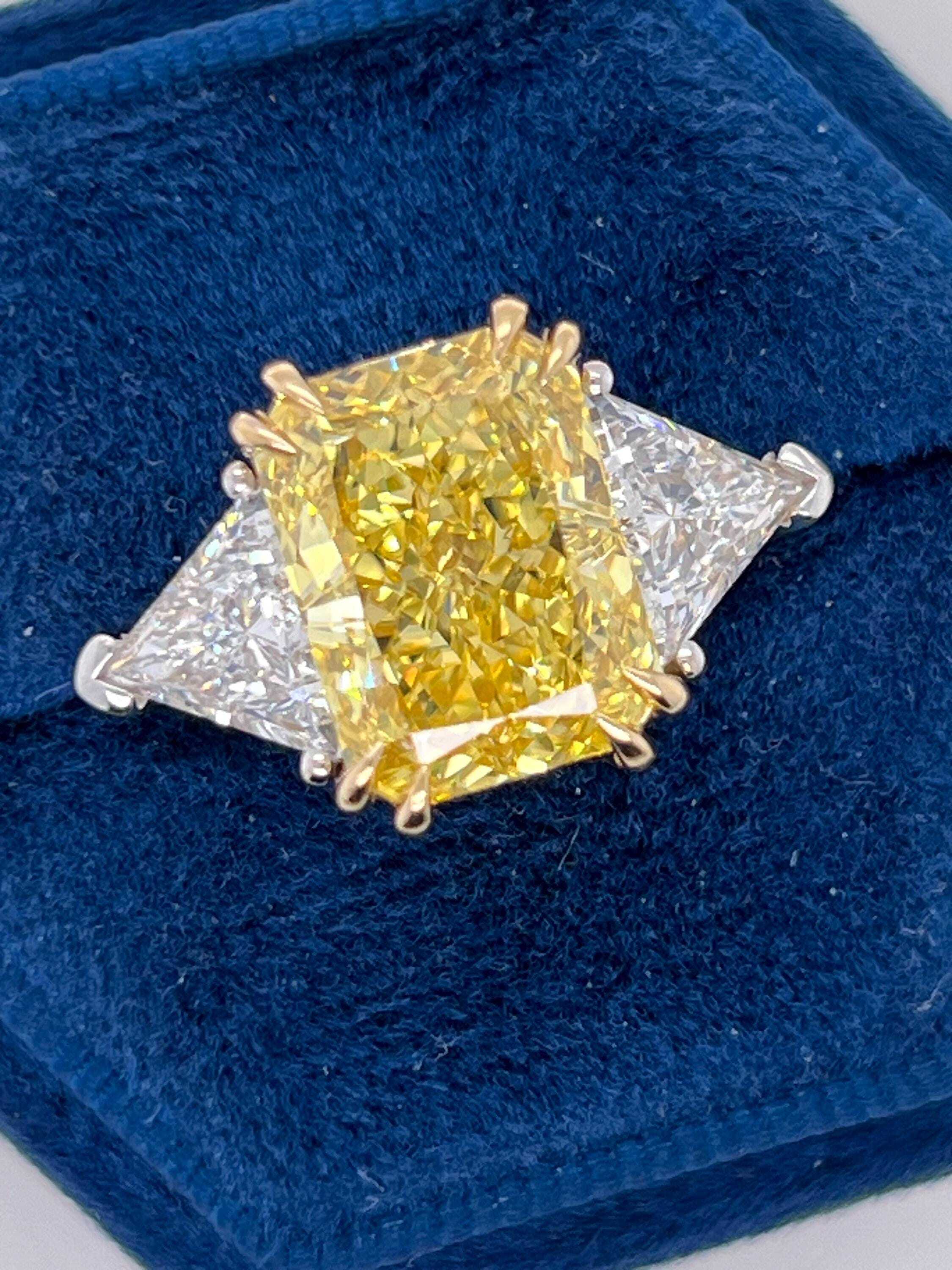 Fancy Vivid Yellow VVS1 Clarity 9.25 Carat Total Radiant Cut Diamond Three Stone Side Trillions, Two Tone Engagement Ring