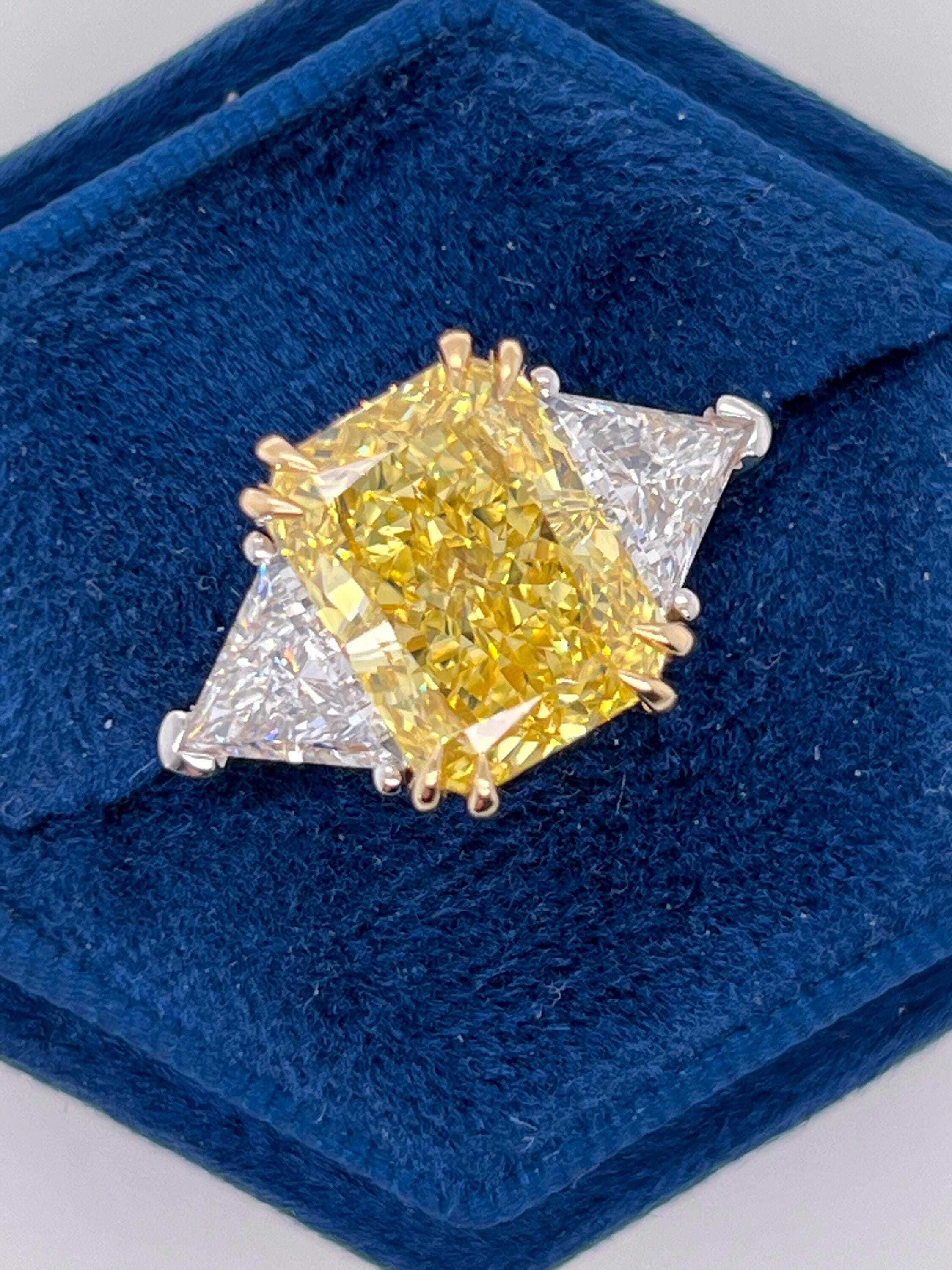 Fancy Vivid Yellow VVS1 Clarity 9.25 Carat Total Radiant Cut Diamond Three Stone Side Trillions, Two Tone Engagement Ring