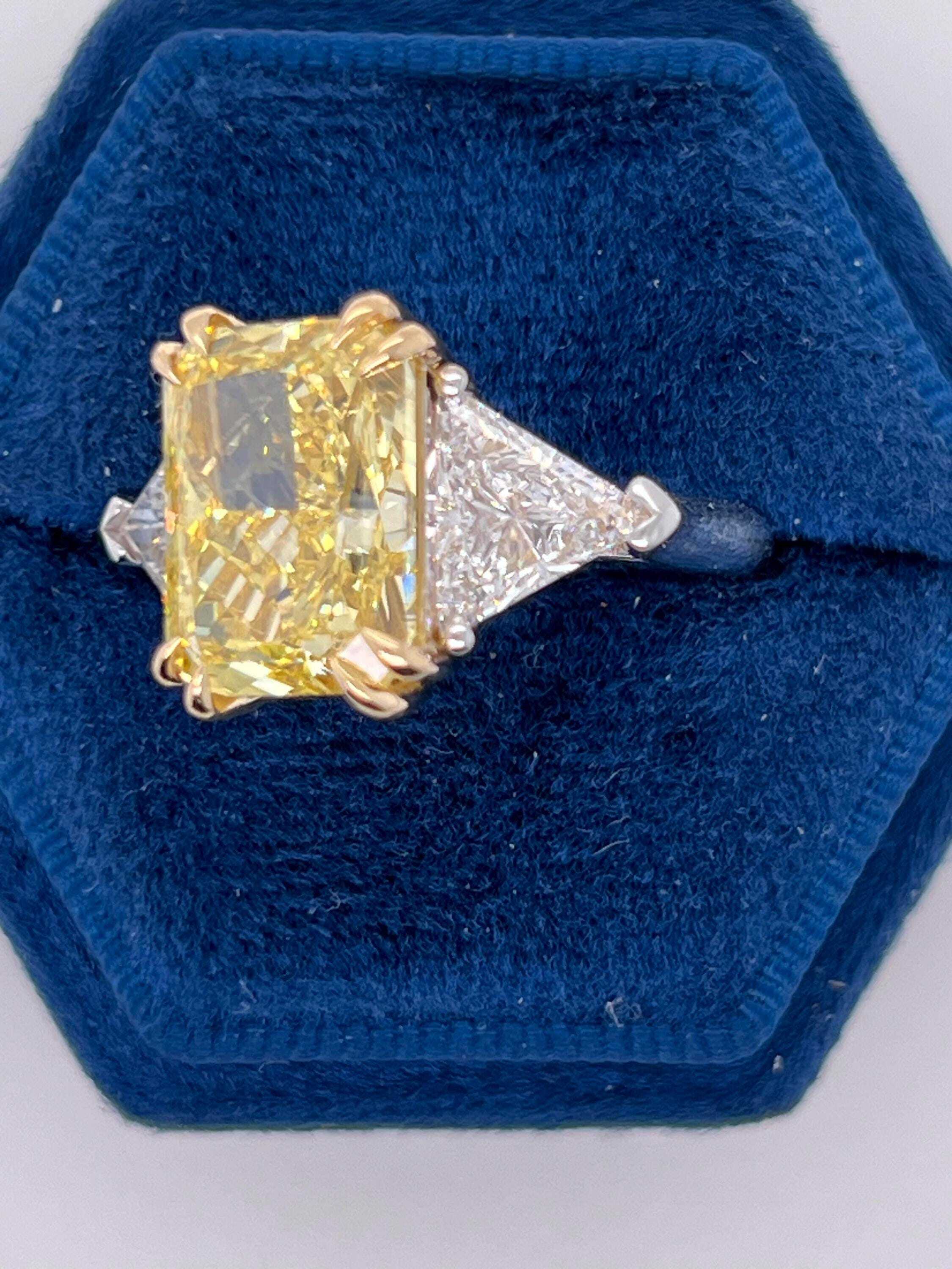 Fancy Vivid Yellow VVS1 Clarity 9.25 Carat Total Radiant Cut Diamond Three Stone Side Trillions, Two Tone Engagement Ring