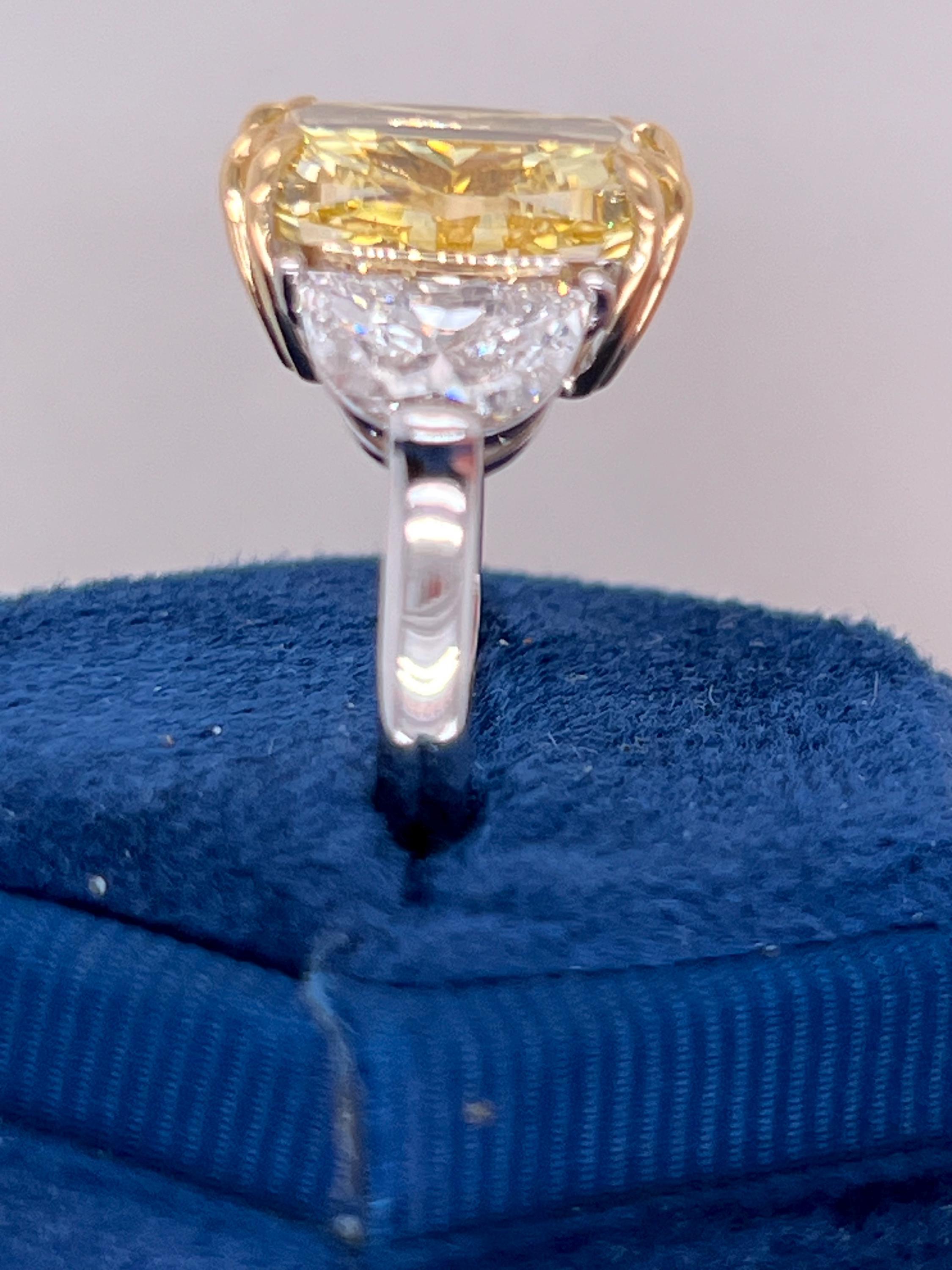 9.5 Carat Total Fancy Vivid Yellow VVS2 Cushion Cut Diamond Three Stone Half Moon Two Tone Engagement Ring