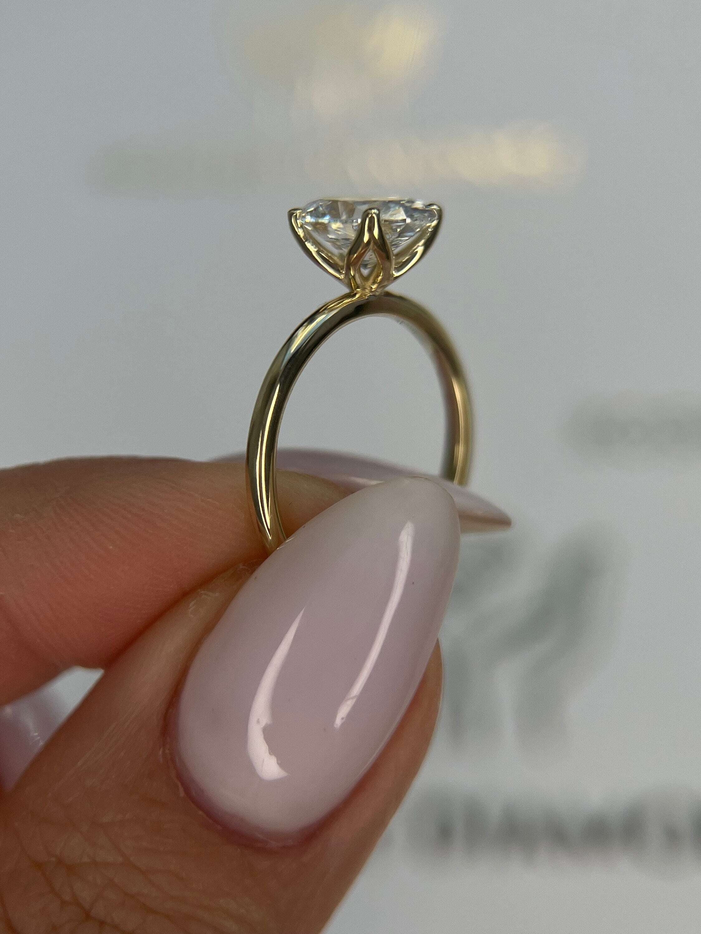 Tulip Design 1.5 Carat Oval Excellent Cut Diamond Solitaire Engagement Ring